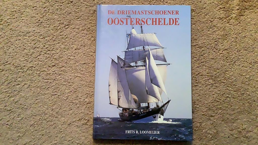De driemastschoener Oosterschelde, Frits R. Loomeijer, Ophalen of Verzenden, Zo goed als nieuw, Boot