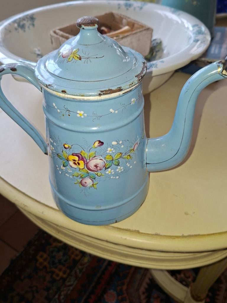 Te  koop  koffiekan  met  opgelegde  bloemen, Antiek en Kunst, Antiek | Emaille, Ophalen of Verzenden