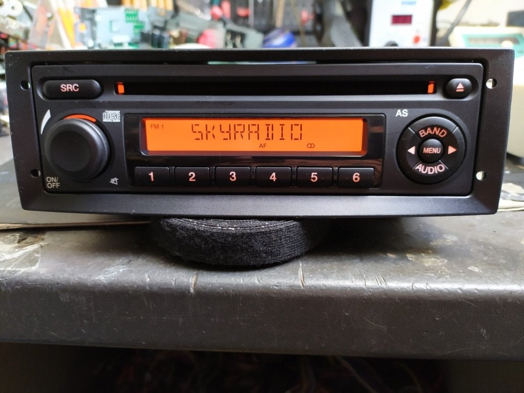 Autoradio Fiat New Doblo radio/cd amber verlichting, Auto diversen, Bosch, Ophalen of Verzenden, Zo goed als nieuw, Bosch Germany