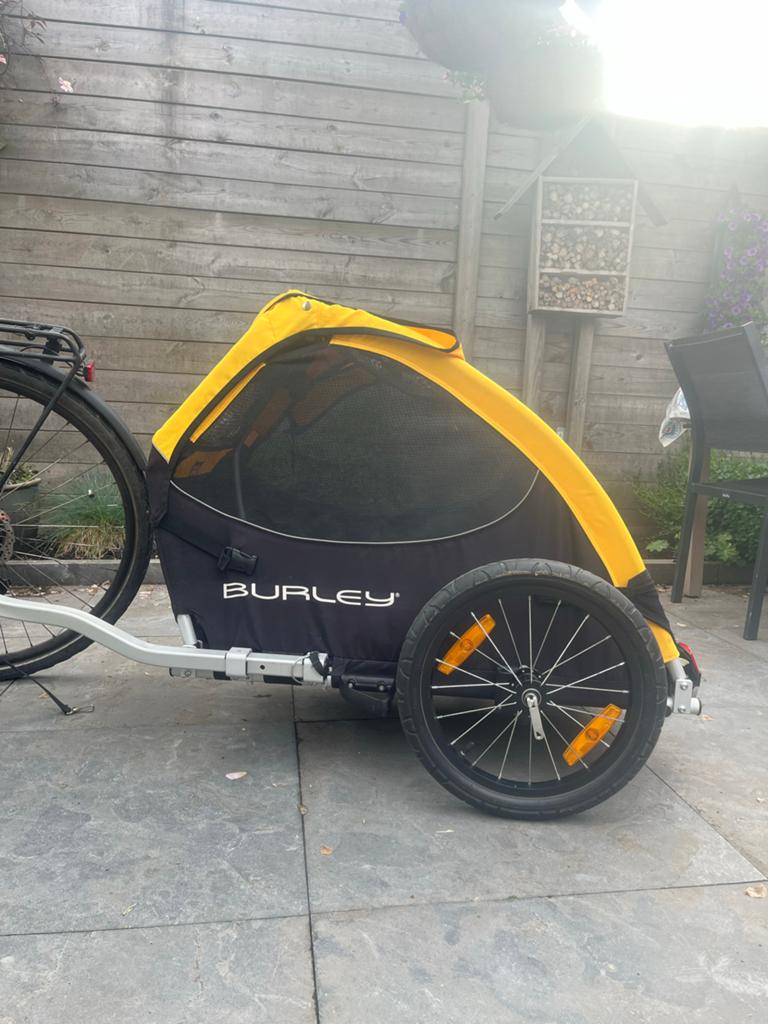 Burley Tail Wagon Hondenfietskar – Zwart/Geel, Ophalen, Opvouwbaar, 20 tot 40 kg, Zo goed als nieuw