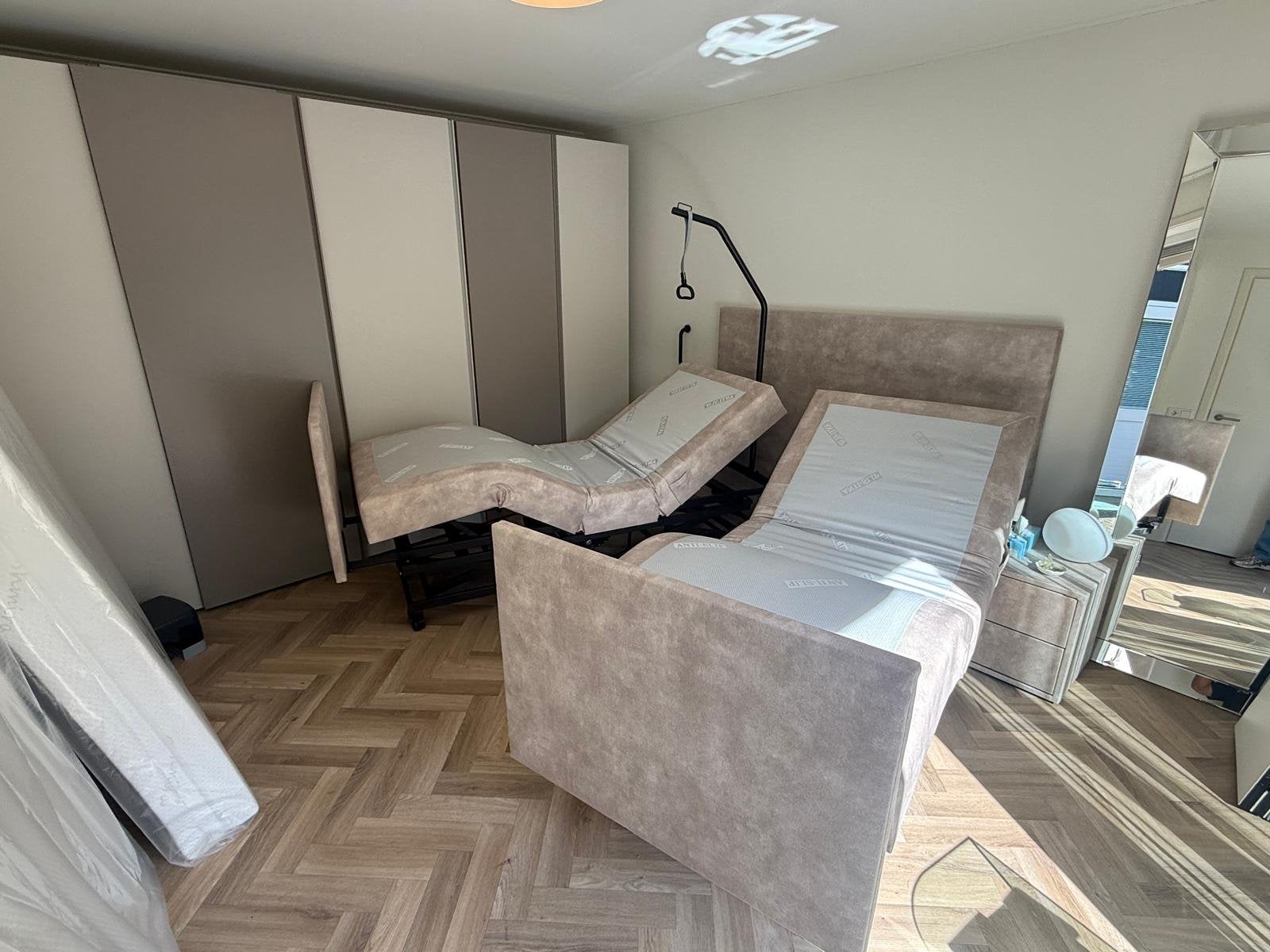Foto 4 van Hoog laag bed/boxspring/seniorenbed/ seniorenbed hoog laag