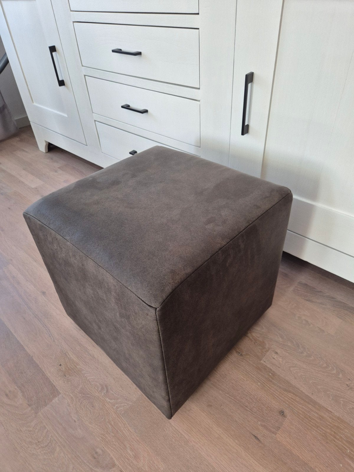 Grijze hocker Nando van Leen Bakker, Ophalen, Minder dan 50 cm, Vierkant, Minder dan 50 cm