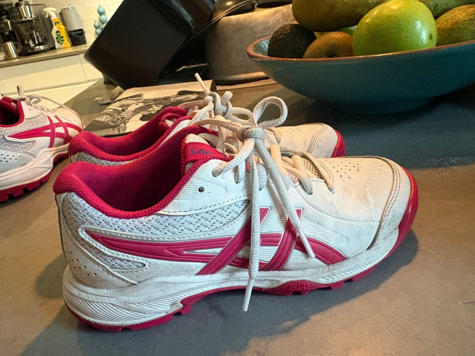 Hockeyschoenen Asics maat 35, Ophalen of Verzenden, Zo goed als nieuw, Overige typen, Asics