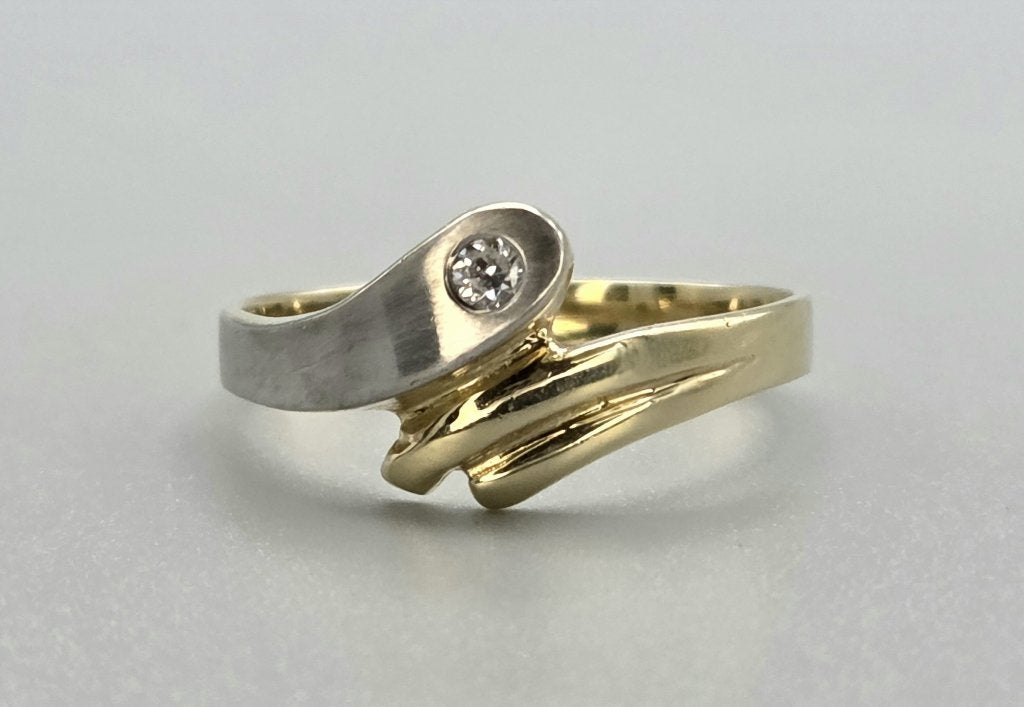 Gouden Vintage design bi-color ring met zirkonia. 2026/555, ., Ophalen of Verzenden, Zo goed als nieuw, Dame