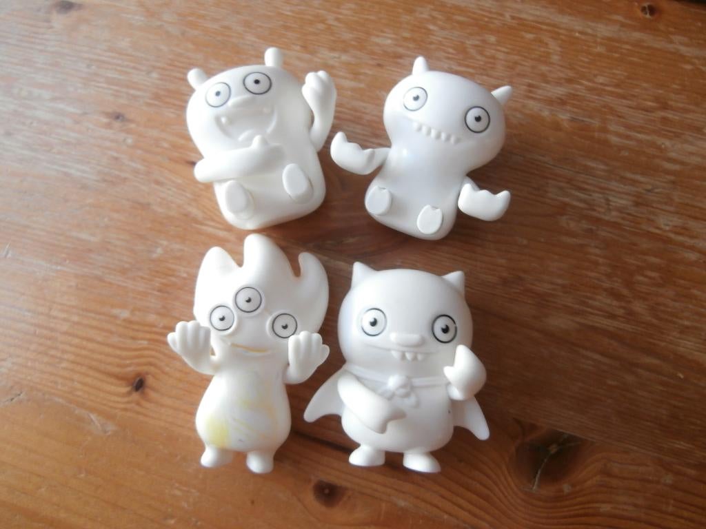 poppetje  Ugly wit spookje spook spoken vier stuks figuurtje, Ophalen of Verzenden, Zo goed als nieuw