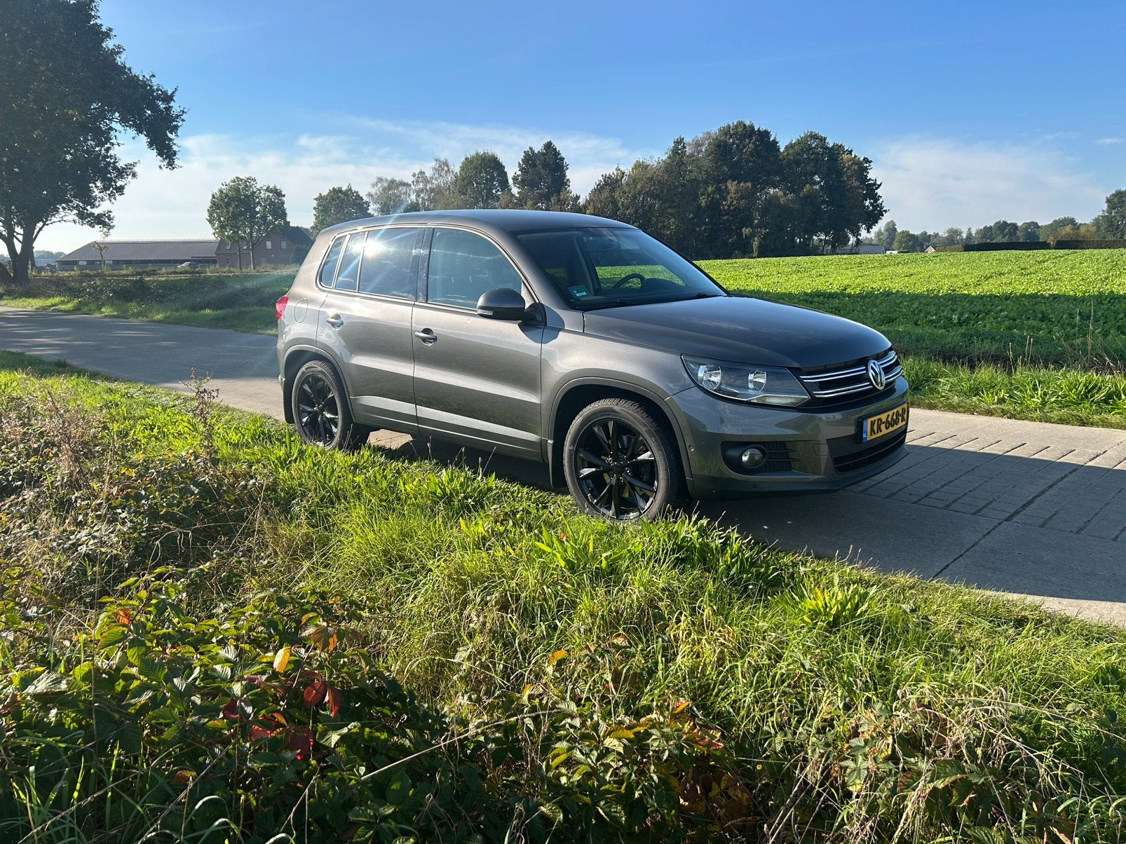 Volkswagen Tiguan. 1.4 TSI automaat. Geen tweede zo mooi, Auto's, Stof, 1800 kg, Zwart, 4 cilinders