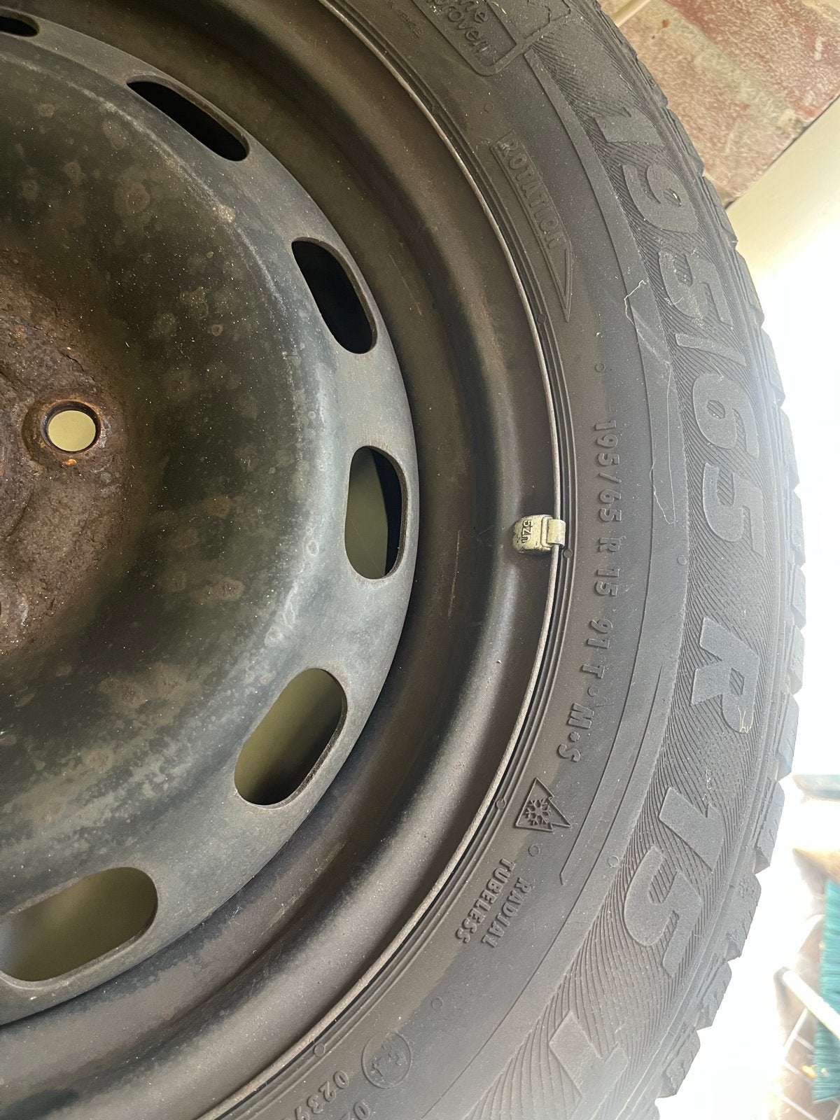 Set van 4 Winterbanden op stalen velg - 195/65 R15, Gebruikt, 15 inch, Banden en Velgen, Personenwagen