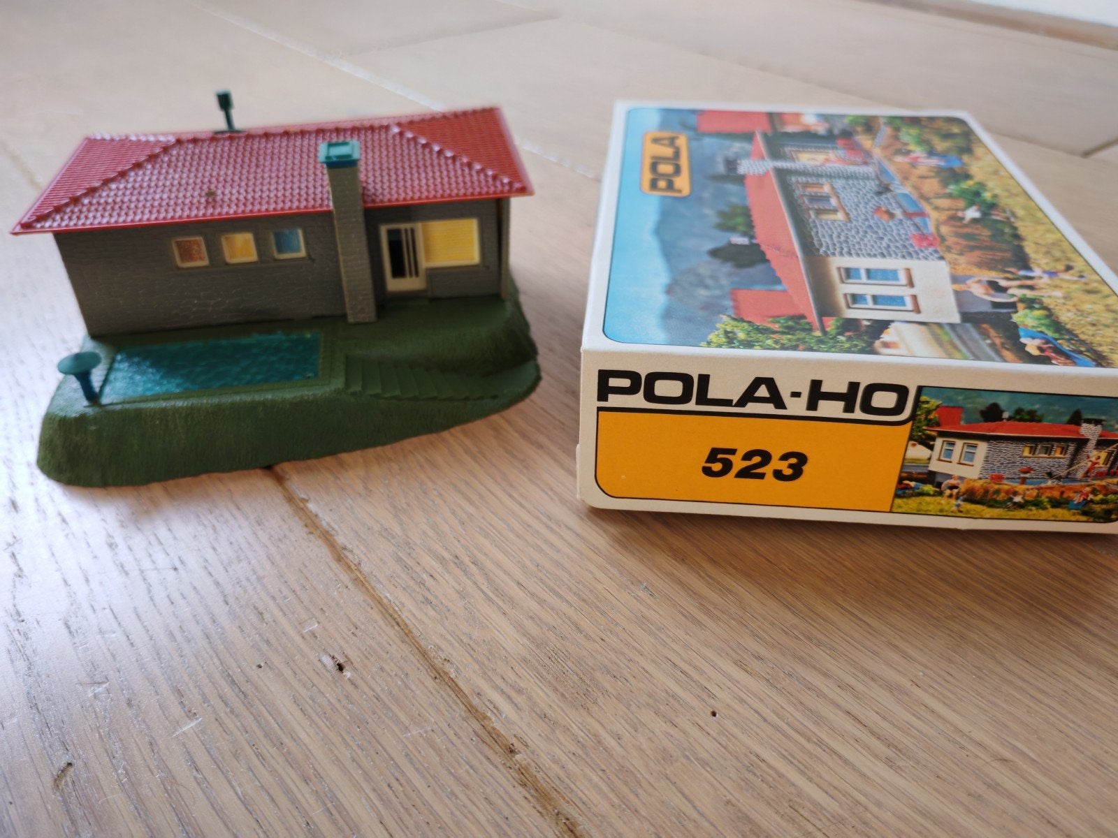Pola-HO 523 Modelbouw Huisje met Zwembad - Zo goed als nieuw, Overige merken, 1:32 tot 1:50, Overige typen, Ophalen of Verzenden