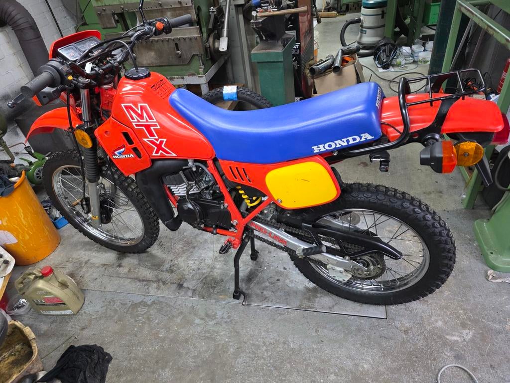 Gezocht: Honda MTX50 project of compleet rijwielgedeelte, Fietsen en Brommers, Brommers | Honda, Ophalen of Verzenden