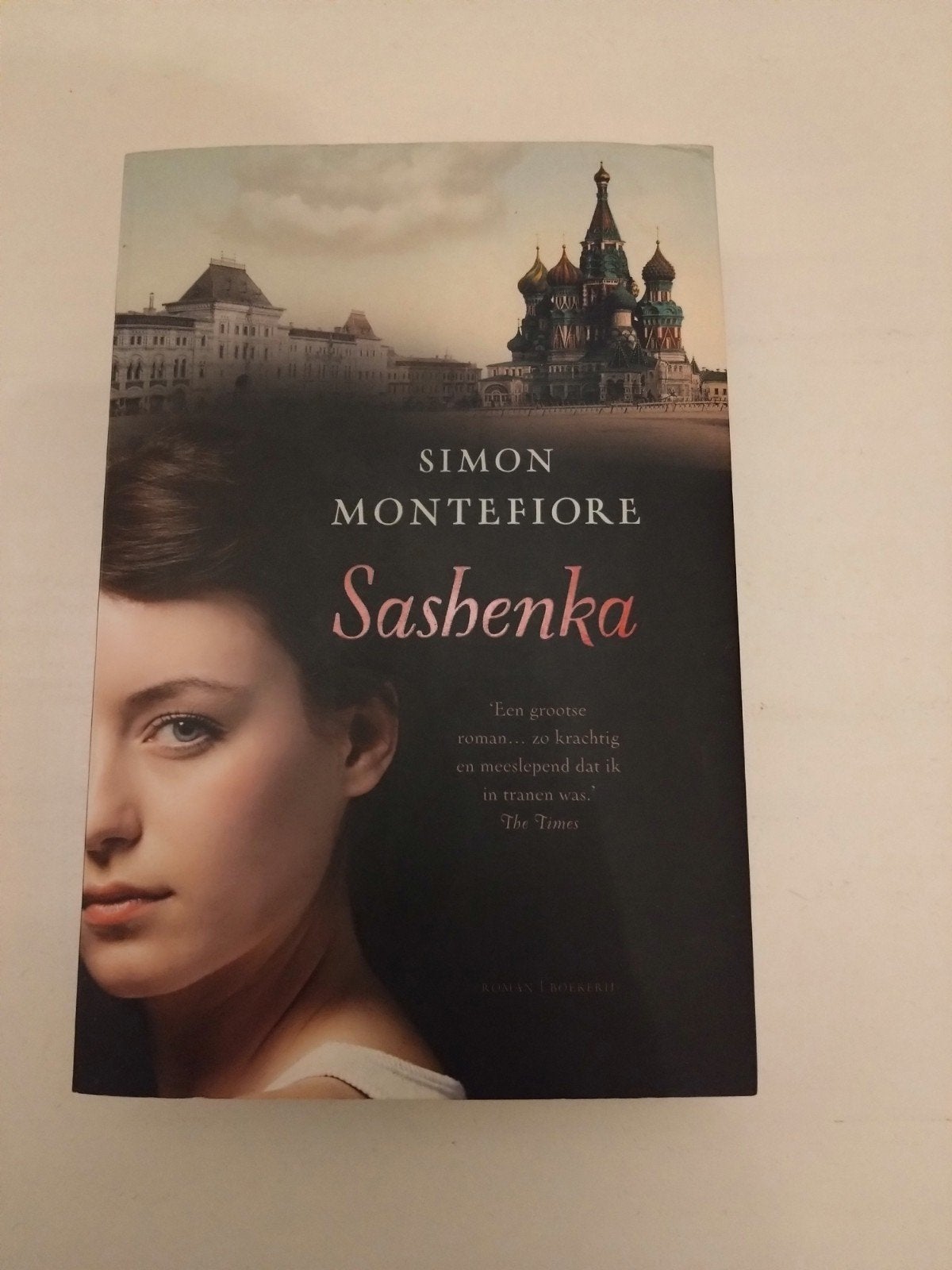Sashenka - Simon Montefiore (Paperback), Ophalen of Verzenden, Gelezen, Simon Montefiore, Nederland