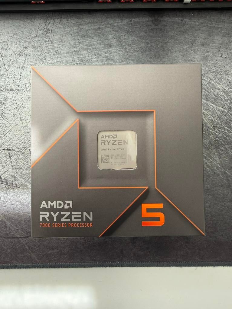 AMD Ryzen 5 7600, Computers en Software, Processors, Ophalen of Verzenden, Zo goed als nieuw, 3 tot 4 Ghz