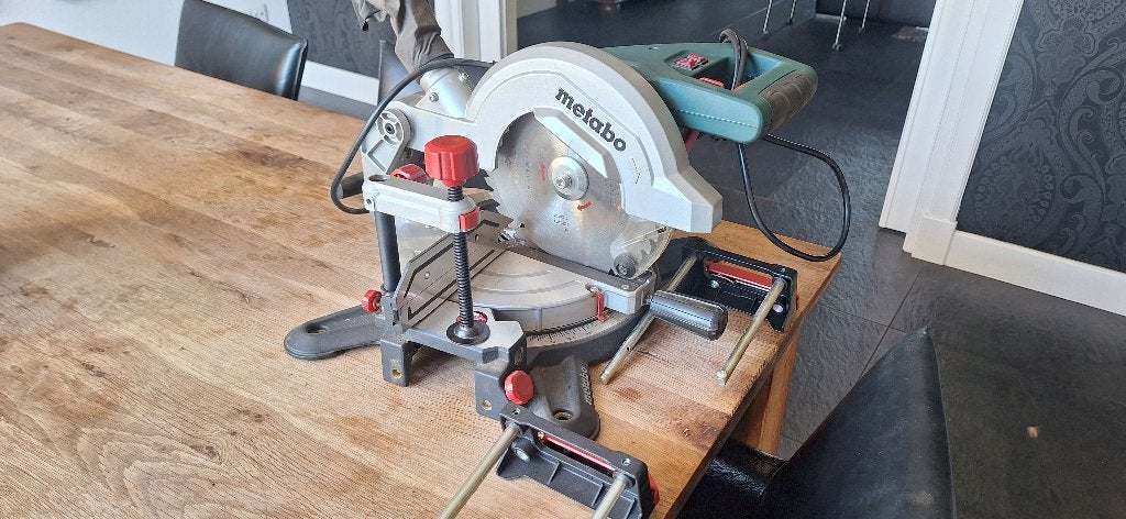 afkortzaag Metabo, Doe-het-zelf en Verbouw, Gereedschap | Zaagmachines, Ophalen, Zo goed als nieuw, METABO, Afkortzaag