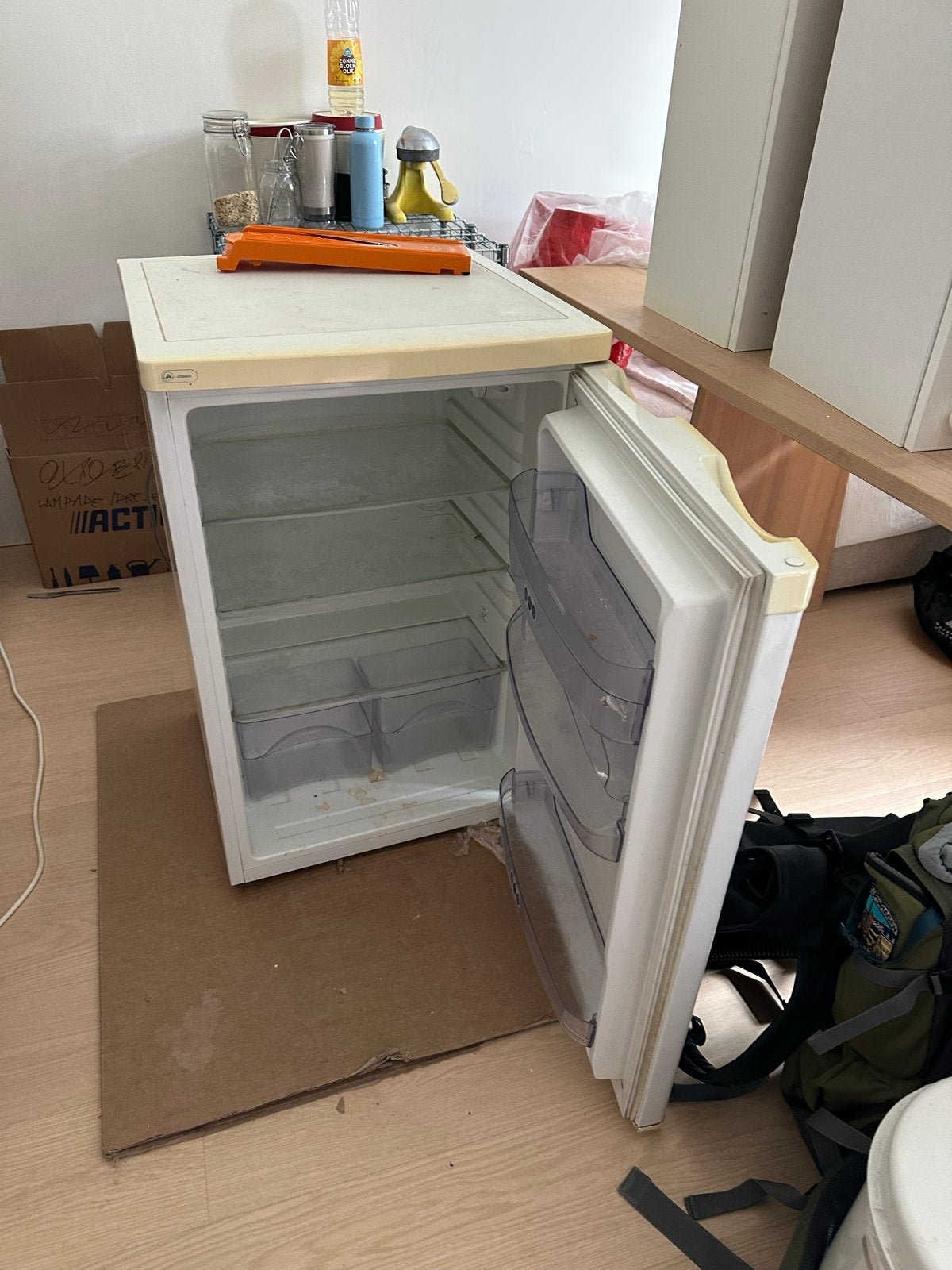 FREE! Moet weg ASAP:  Whirlpool Koelkast, Gebruikt, 75 tot 100 liter, 45 tot 60 cm, Met vriesvak