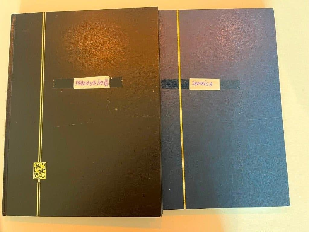 2 postzegelalbums Jamaica en Maleisie, Ophalen of Verzenden, Buitenland