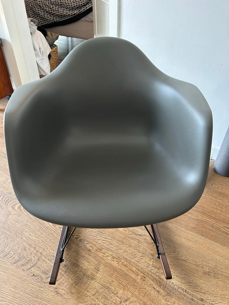 Originele Vitra Eames Plastic Armchair RE RAR Schommelstoel, Ophalen