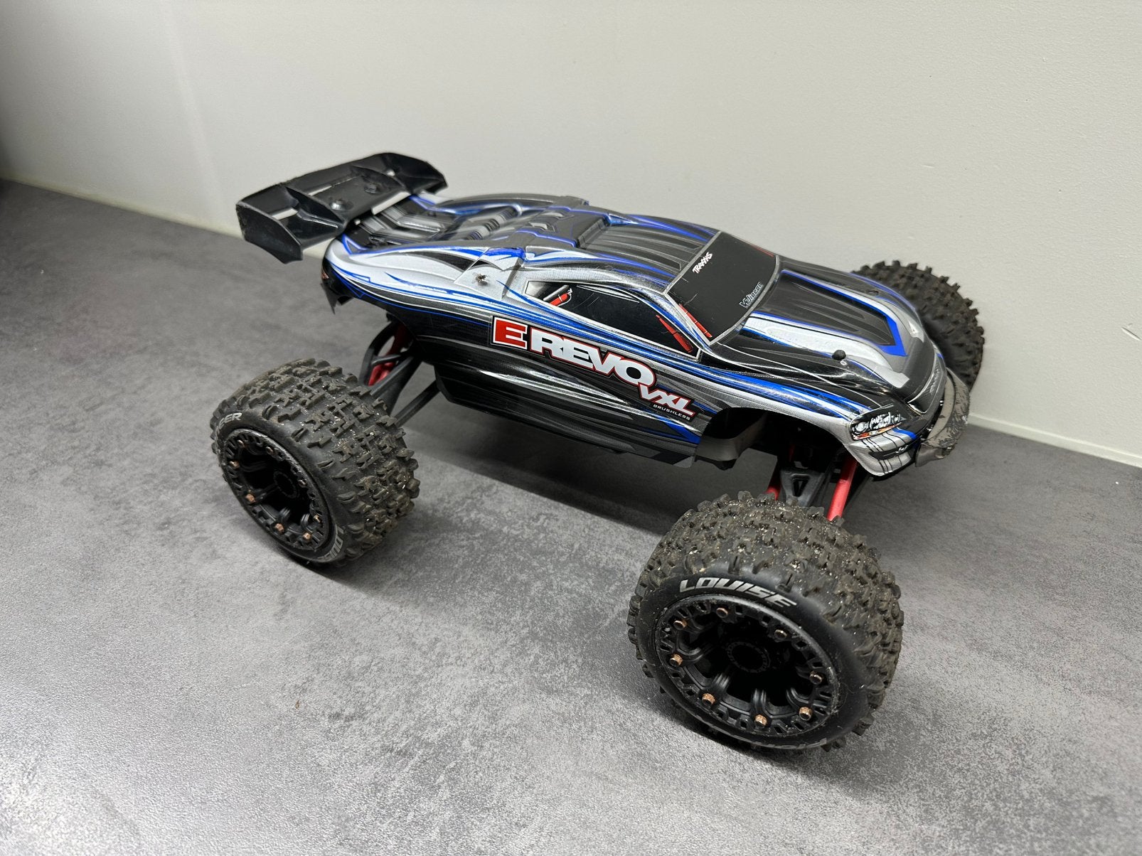 Traxxas e-revo 4x4 vxl 1/16 brushless, Ophalen of Verzenden, Zo goed als nieuw, Auto offroad