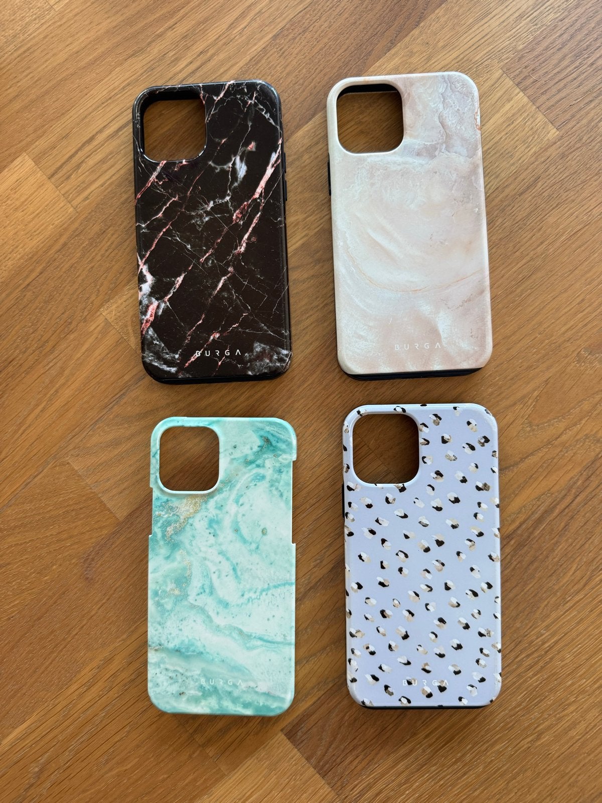 Burga iPhone 12 hoesjes (4 stuks), Telecommunicatie, Mobiele telefoons | Hoesjes en Frontjes | Apple iPhone, Kunststof, Gebruikt