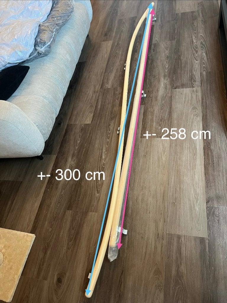 Gratis licht houten trapleuningen (258 en 300 cm), Doe-het-zelf en Verbouw, Ophalen, Nieuw, Trap, 2 tot 4 meter