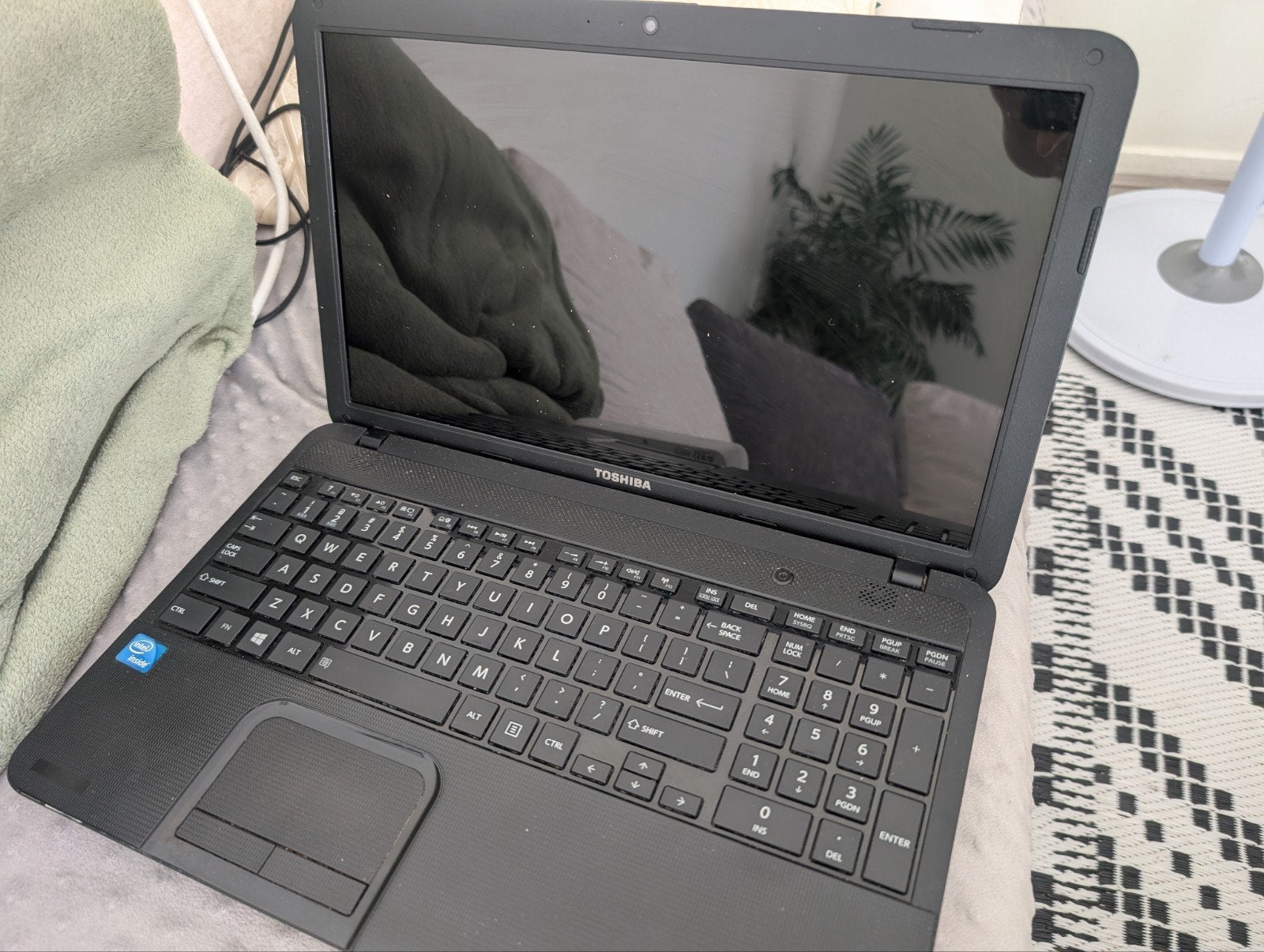 Toshiba Satellite C850-19Z – Voor Reparatie of Onderdelen, Ophalen of Verzenden, 2 tot 3 Ghz