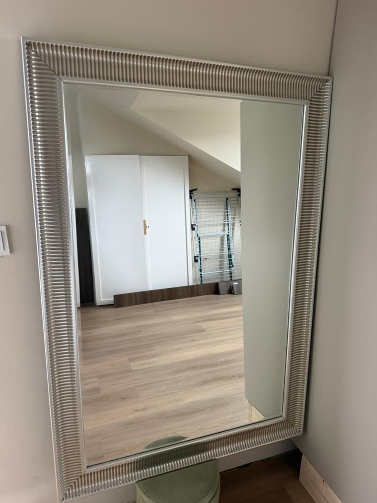 Mooie spiegel, zsm ophalen., Huis en Inrichting, Woonaccessoires | Spiegels, Ophalen, Zo goed als nieuw, Rechthoekig