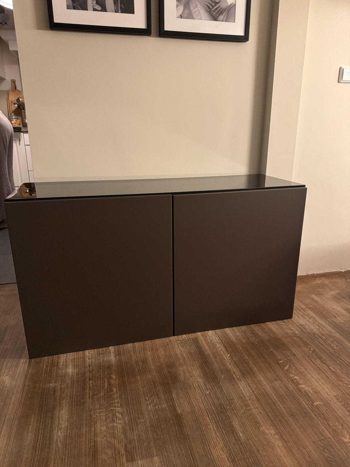 IKEA Besta kast - ophangen of op pootjes, Ophalen, Zo goed als nieuw
