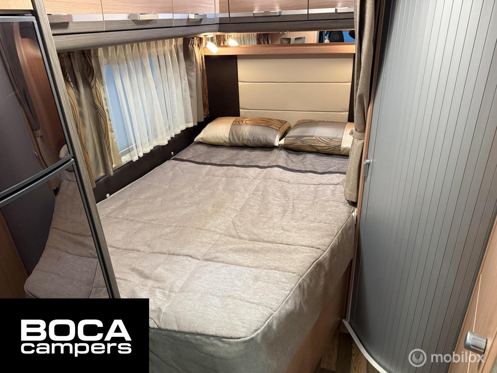 KNAUS 650 MF Frans Bed Zonnepanelen fietsrek, Caravans en Kamperen, 6 tot 7 meter, Bedrijf, 6 tot 7 meter, Cassettetoilet