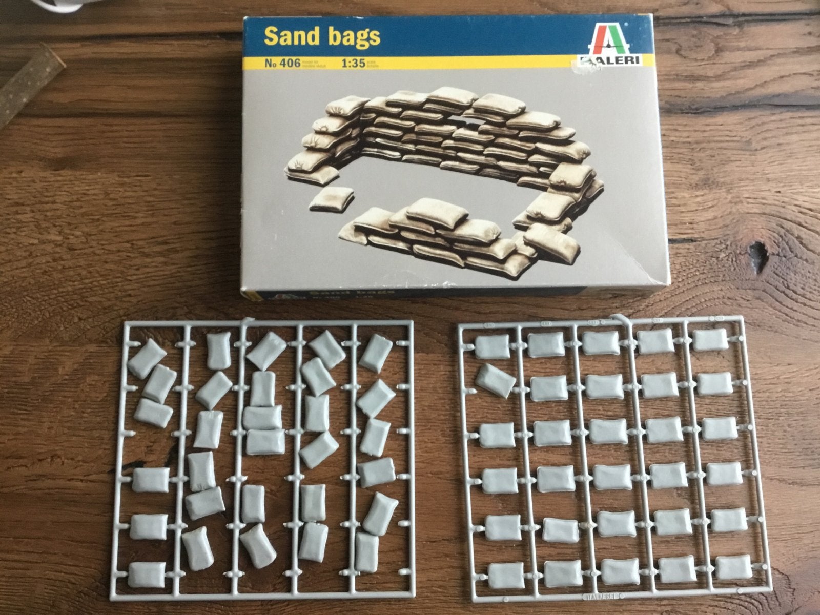 Italeri 406 Zandzakken 1:35 - Diorama/Modelbouw, Ophalen, Zo goed als nieuw, 1:35 tot 1:50, Diorama