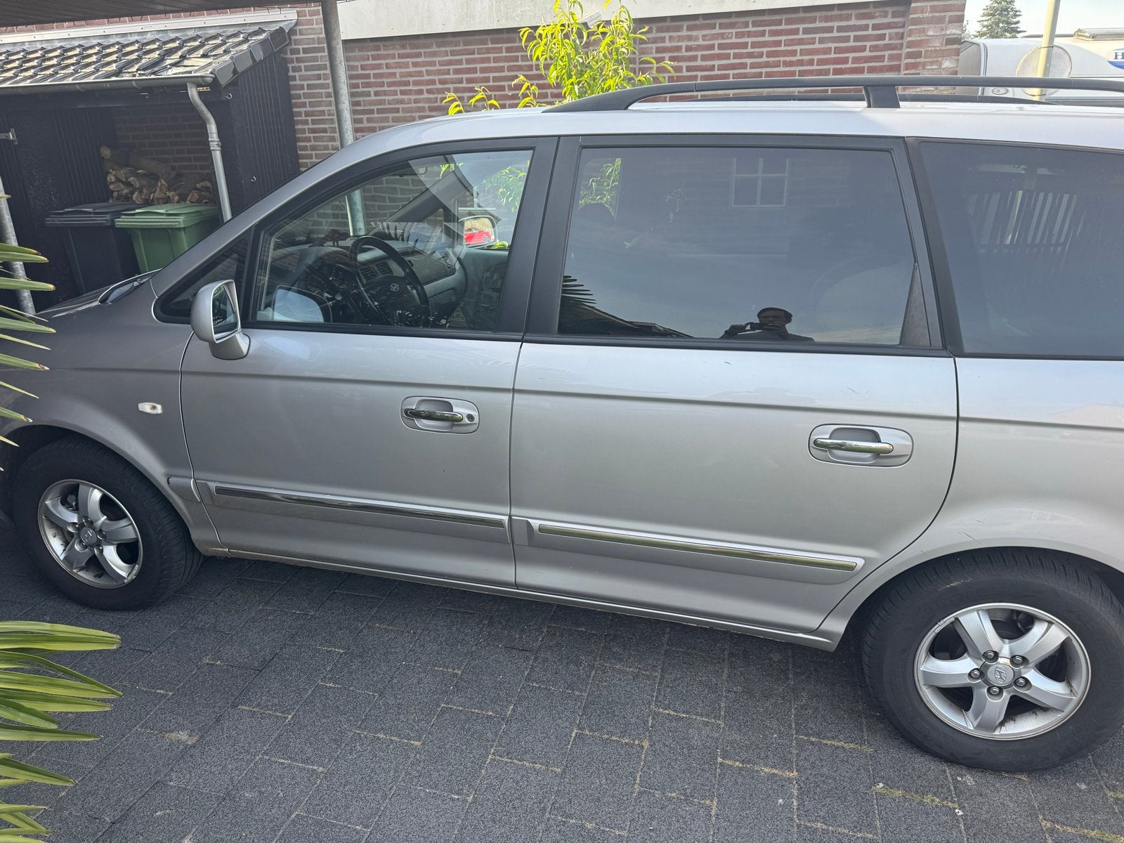 Hyundai Trajet 2.0 Cvvt 2008 Grijs - 7 zitter, Auto's, Voorwielaandrijving, 1800 kg, 4 cilinders, 700 kg