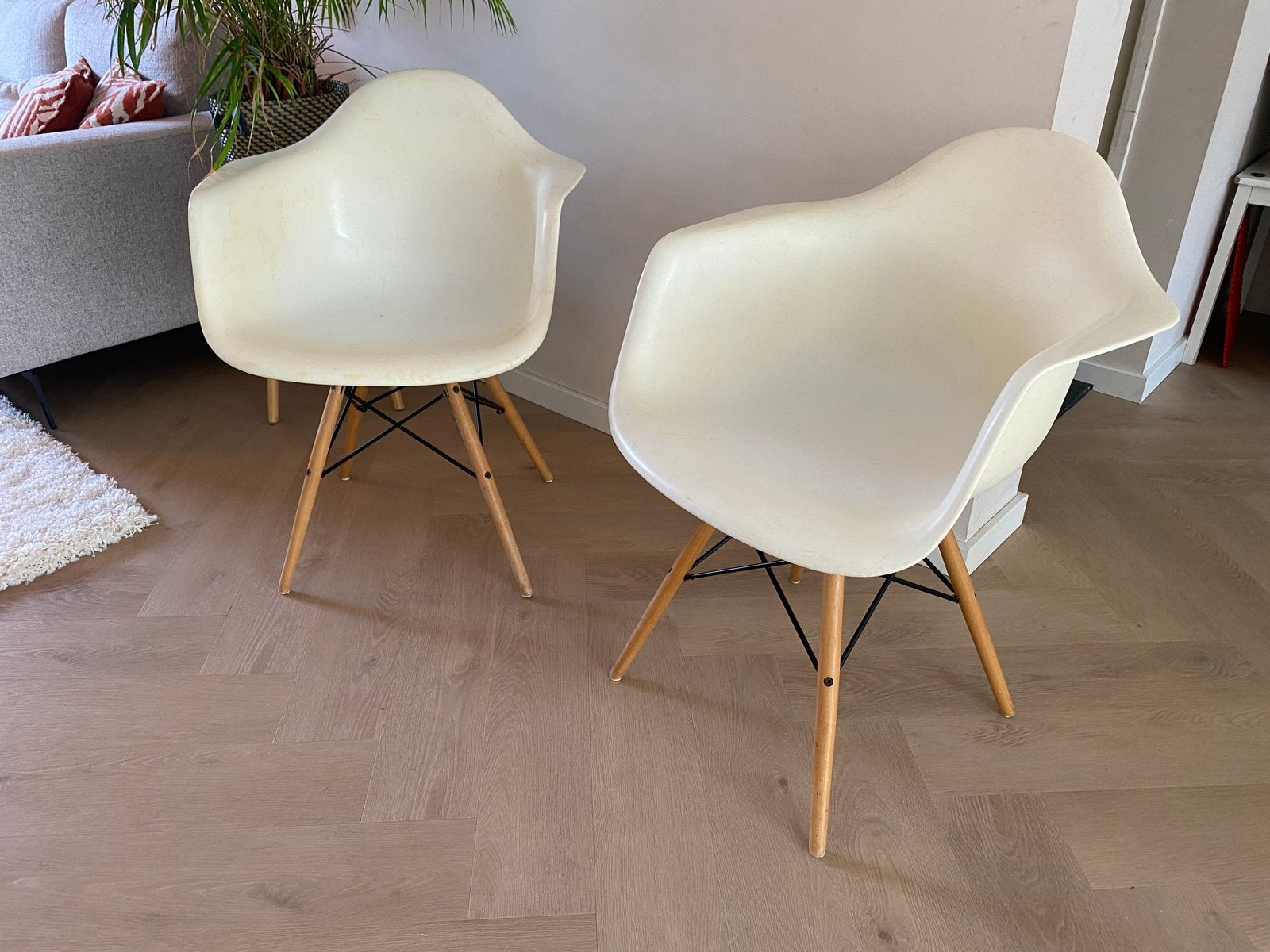 Twee vintage Eames stoelen (DAW) - Gebruikt, Huis en Inrichting, Stoelen, Ophalen, Kunststof, Gebruikt, Twee