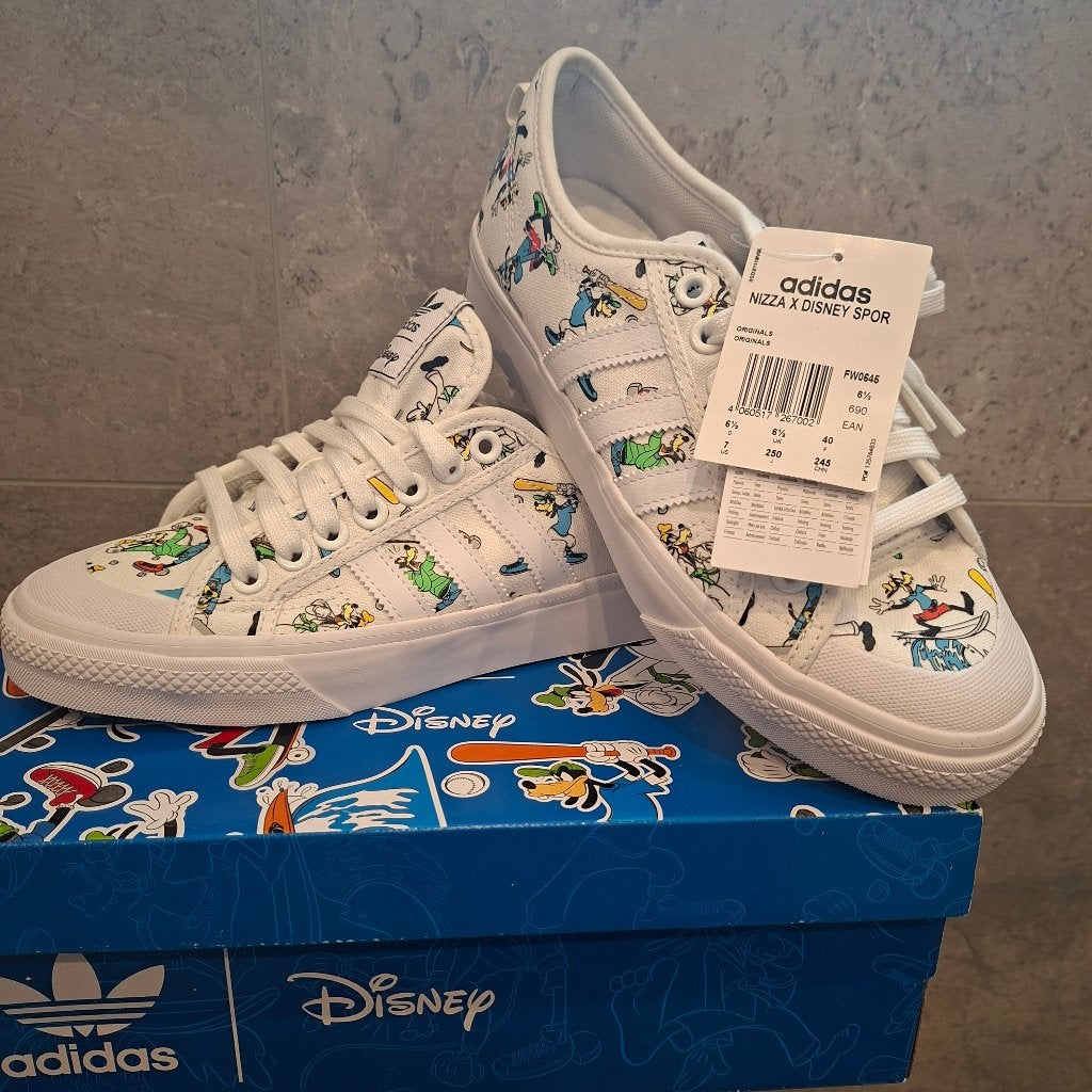 Adidas sport Disney Goofy schoenen.  Nieuw, Adidas, Wit, Nieuw, Ophalen of Verzenden