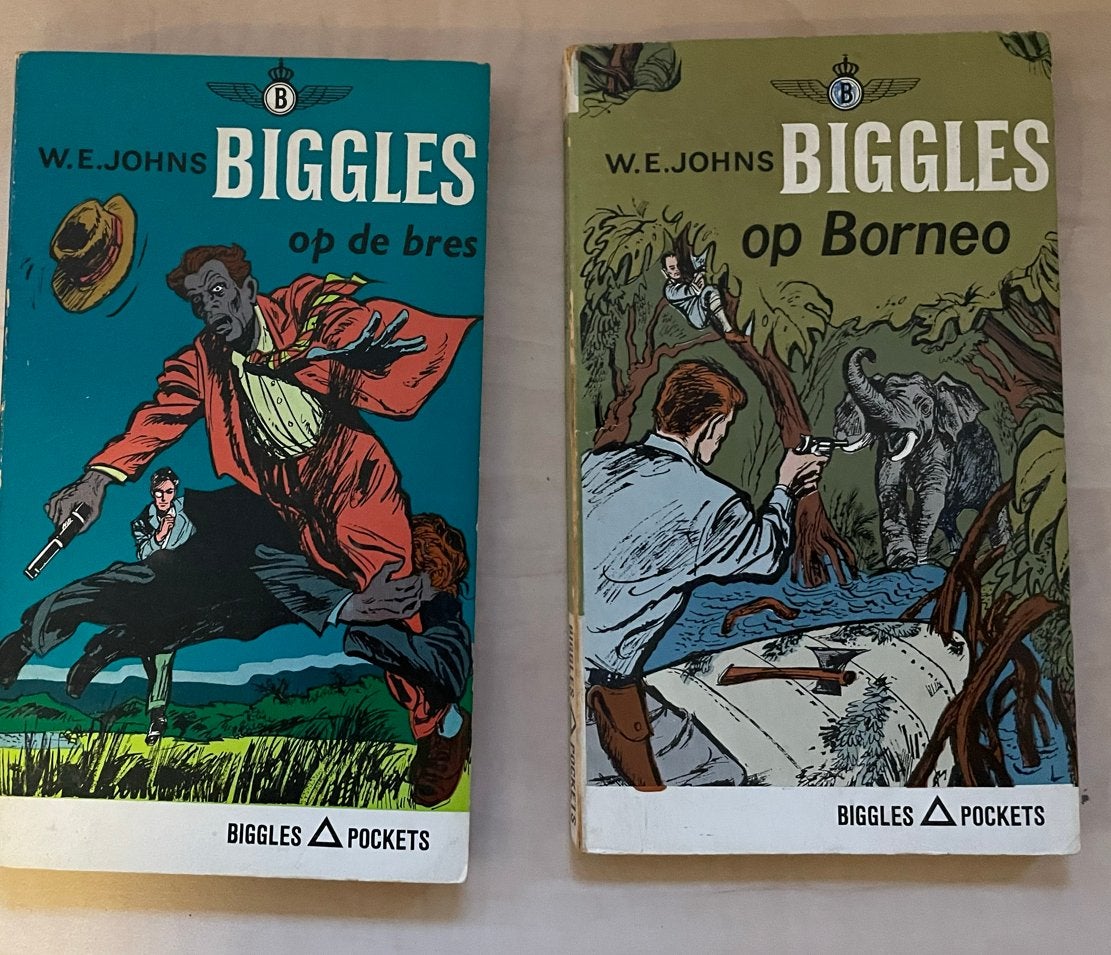 Biggles Pockets: Op de Bres & Op Borneo (2 boeken), Ophalen of Verzenden, Gelezen