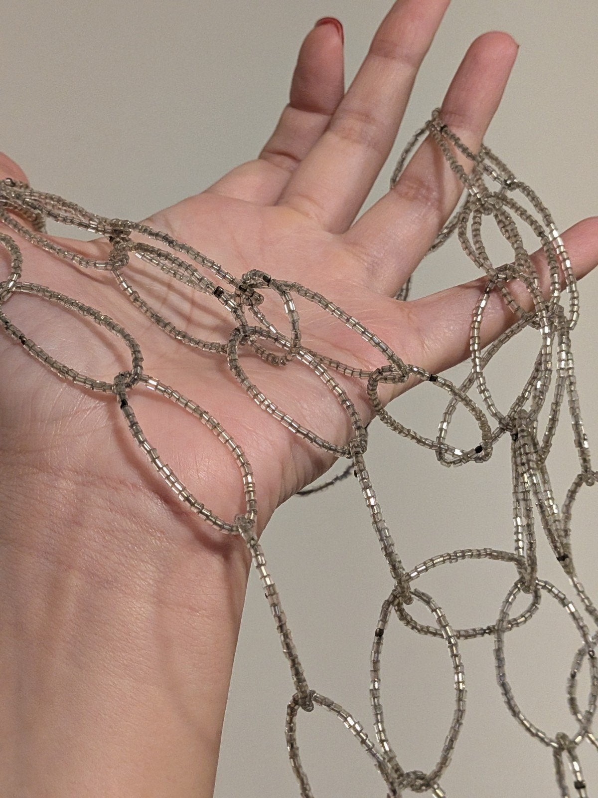 Lange ketting met kralen en schakels, zilverkleurig, Ophalen of Verzenden, Zo goed als nieuw, Zilver, Overige materialen