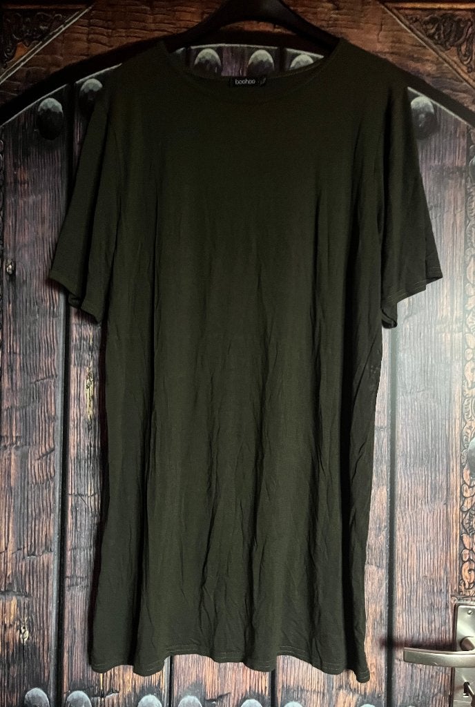 Groene mini jurk/lang shirt maat 44 van Boohoo nu 14€, Boohoo, Maat 42/44 (L), Ophalen of Verzenden, Zo goed als nieuw
