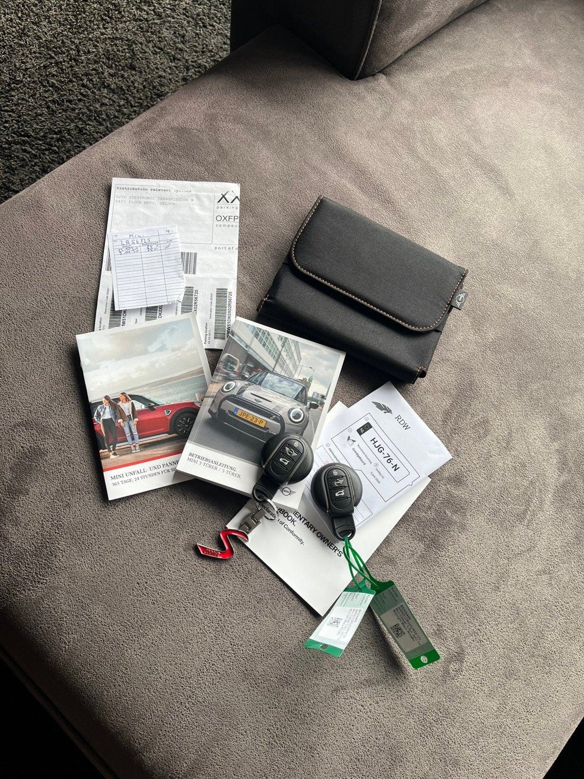 Mini Cooper S John Cooper Works Automaat Navi Cam LED APK'28, 1998 cc, Zwart, 4 cilinders, Zwart