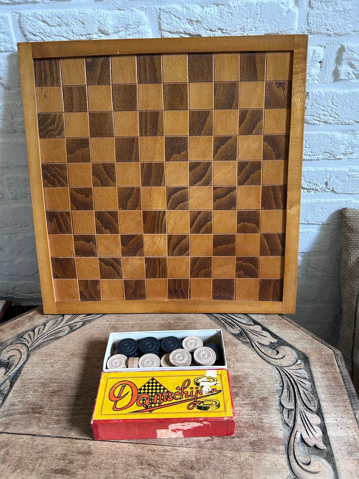 Vintage houten dambord met Damsschijfjes, Een of twee spelers, Ophalen, Gebruikt