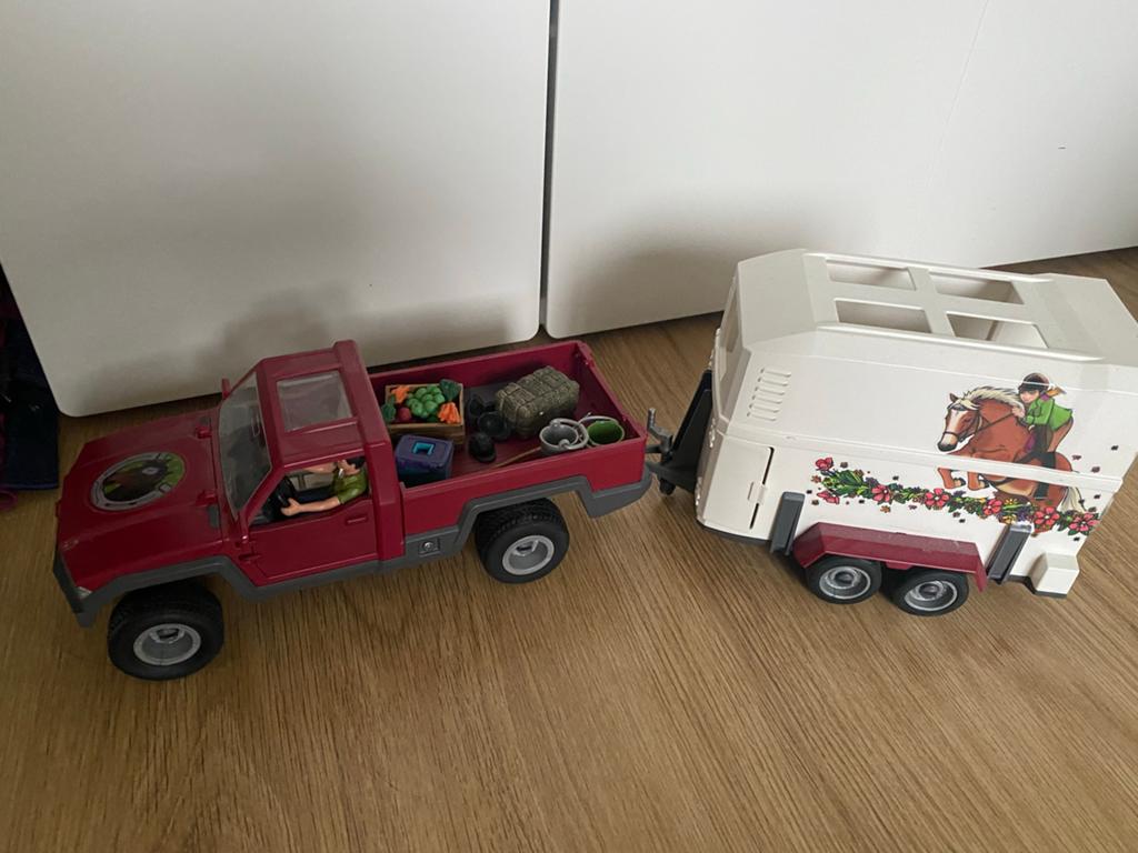 Schleich auto met paardentrailer en accessoires, Kinderen en Baby's, Speelgoed | Overig, Gebruikt, Jongen of Meisje, Ophalen of Verzenden