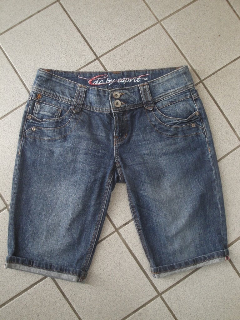 Blauwe jeansshort ESPRIT maat 40, Kleding | Dames, Spijkerbroeken en Jeans, Blauw, Ophalen of Verzenden, Zo goed als nieuw, W30 - W32 (confectie 38/40)
