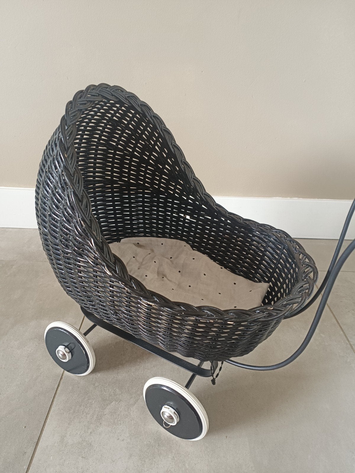 Zwarte rotan poppenwagen met Liewood dekentjes, Ophalen, Gebruikt, Overige typen