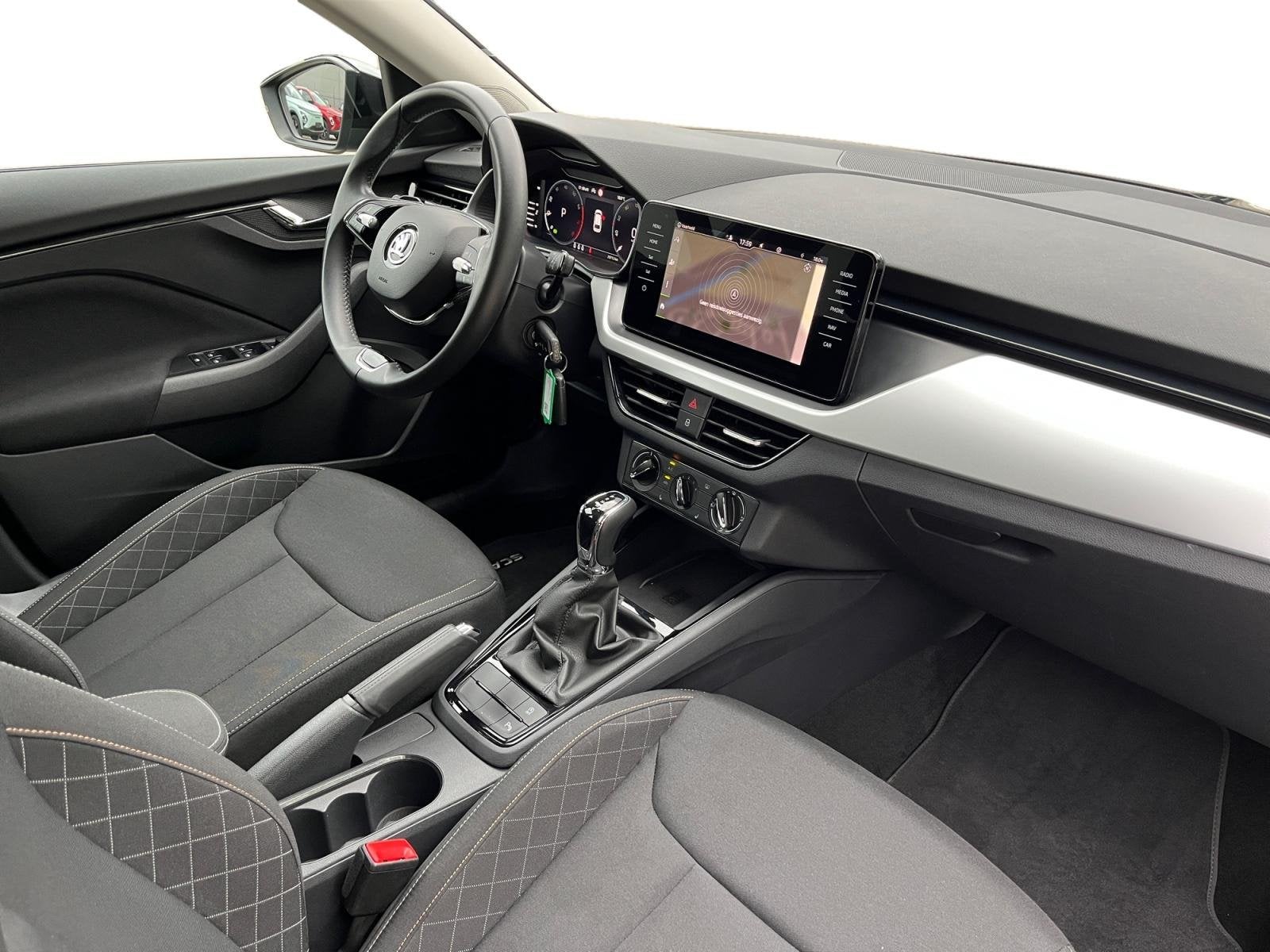 Skoda Scala 1.0 TSI Sport Business | Stoelverwarming | Navig, Auto's, Scala, Gebruikt, 610 kg, Zwart