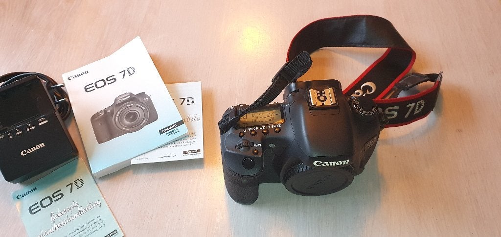 Canon EOS 7D (<15500 clicks), Gebruikt, Canon, 18 megapixels, Geen optische zoom