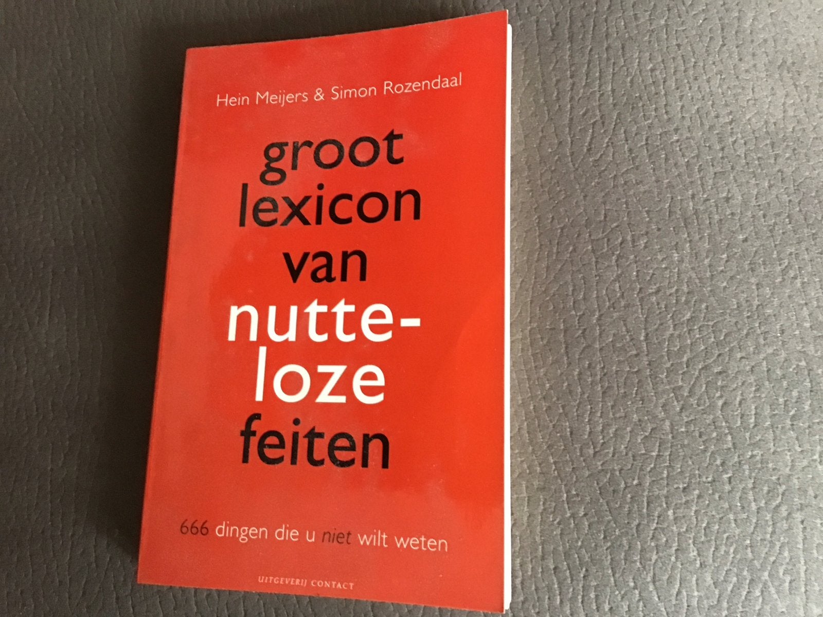 Groot lexicon van nutteloze feiten - Hein Meijers & Simon Ro, Ophalen of Verzenden, Zo goed als nieuw, Nederland
