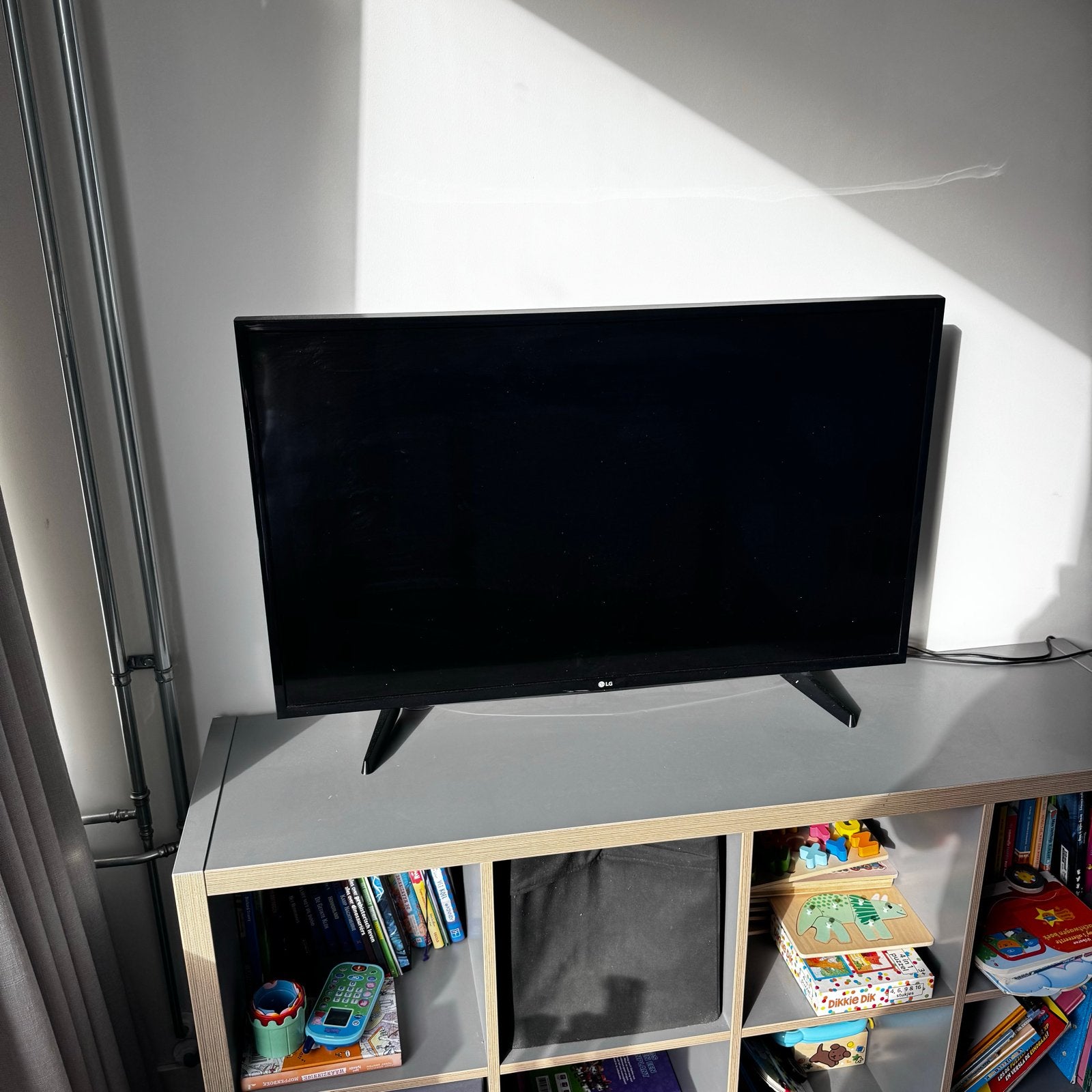 LG 43LH570V Full HD LED TV - 43 inch Smart TV