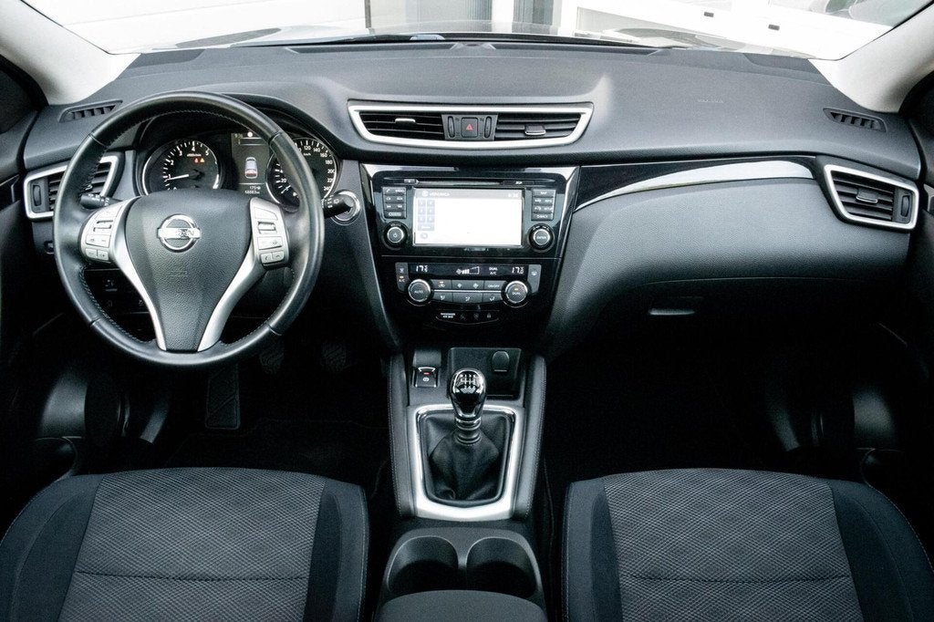 Nissan Qashqai 1.2 Connect Edition|PANO|CAMERA|KEYLESS|CLIMA, Auto's, Voorwielaandrijving, Gebruikt, 4 cilinders, Met garantie (alle)
