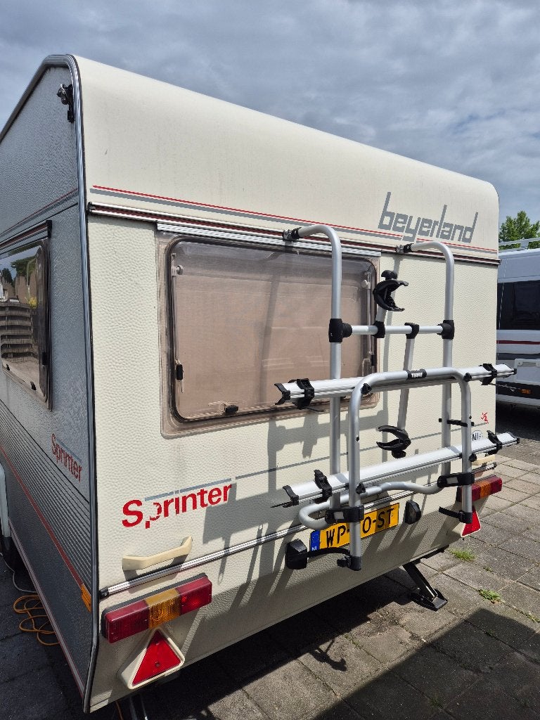 Beyerland 390, Caravans en Kamperen, Caravans, Vast bed, Standaardzit, Luifel, Particulier