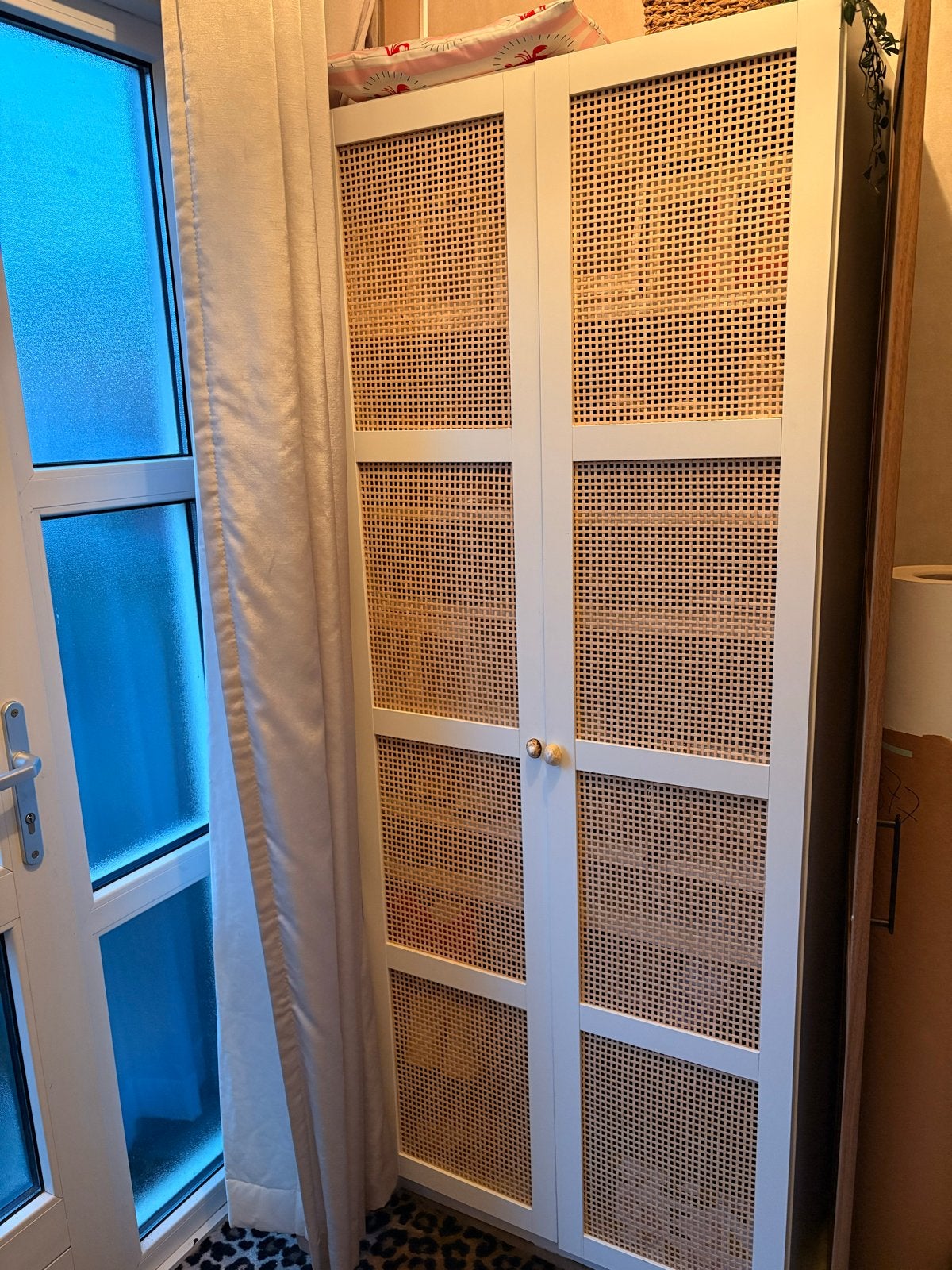 IKEA Billy Boekenkast met Högadal deuren 39 cm diep, Huis en Inrichting, Ophalen, 200 cm of meer, 50 tot 100 cm, Zo goed als nieuw