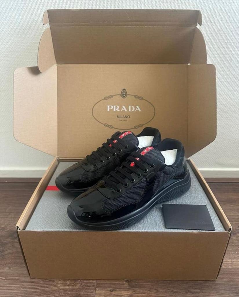 Prada Sneakers Zwart Lakleer - Nieuw in Doos, Kleding | Dames, Ophalen of Verzenden, Nieuw, Zwart, Sneakers of Gympen