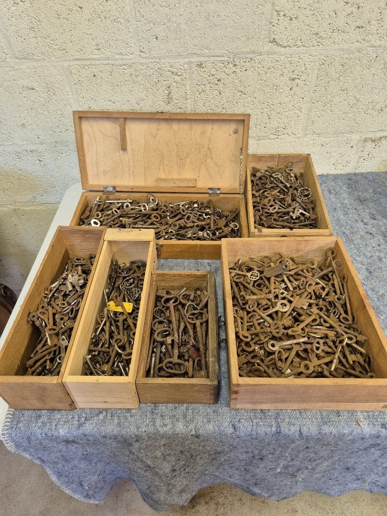 Steutels voor antieke sloten, Ophalen