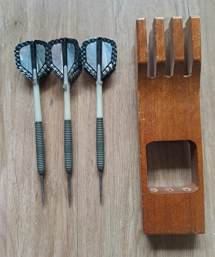 Vintage Darts Set met Houten Houder, Ophalen of Verzenden, Gebruikt, Pijlen