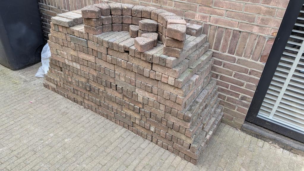 Gratis af te halen: Betonklinkers/Waaltjes, Ophalen of Verzenden, Gelezen, Overige soorten