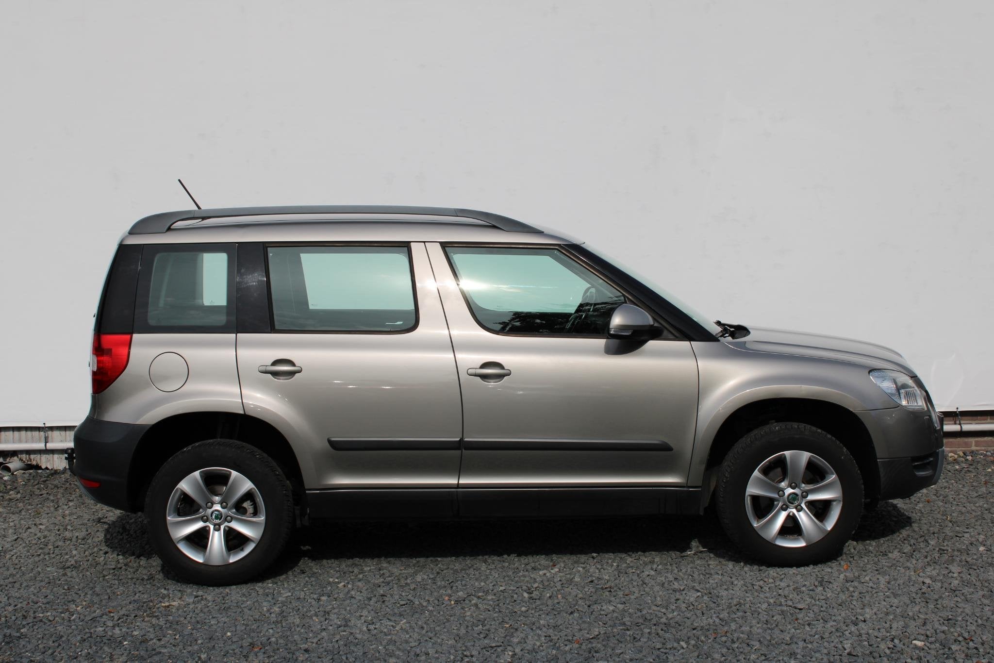 Skoda Yeti 1.2 TSI Ambition Automaat, Trekhaak, Cruise Contr, Euro 5, Stof, Gebruikt, 4 cilinders
